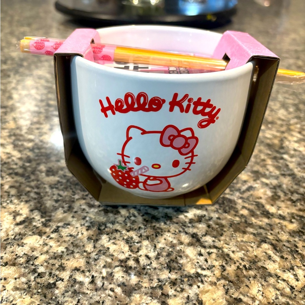 Hello kitty soup bow